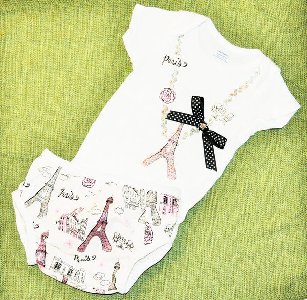 girl paris cake smash bloomers/Diaper Cover with matching eiffel tower necklace bodysuit. Paris, Eiffel Tower, France Birthday, Cake Smash