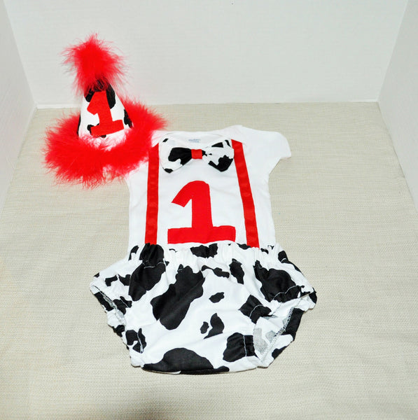 Cow cake smash outfit with party hat, Diaper Cover and bodysuit in barnyard cake smash theme, cow birthday shirt, cow Birthday outfit