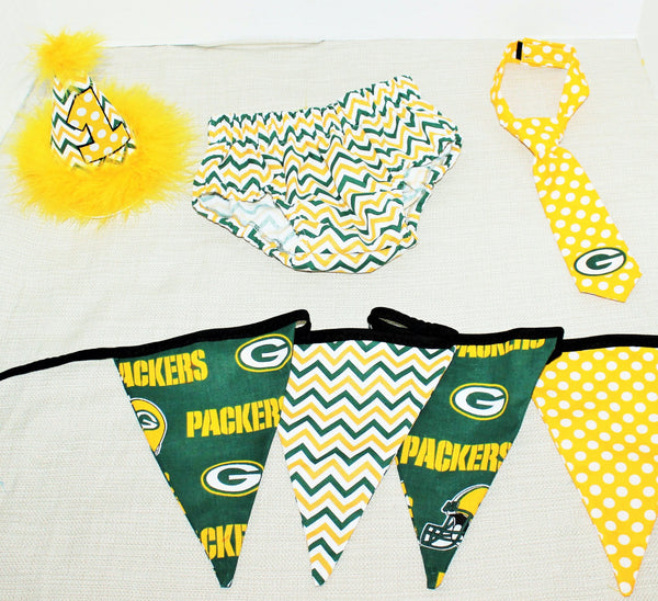 Boy Green Bay Packers cake smash outfit, 1st 2nd 3rd  birthday, Boys cake smash outfit, Football, sports , Party banner, Boy sports birthday