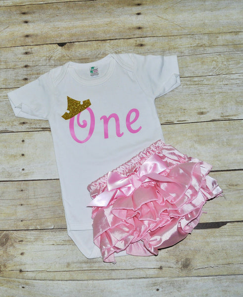 princess cake smash outfit, girl first birthday outfit,  pink ruffle diaper cover, princess birthday outfit, one shirt with crown