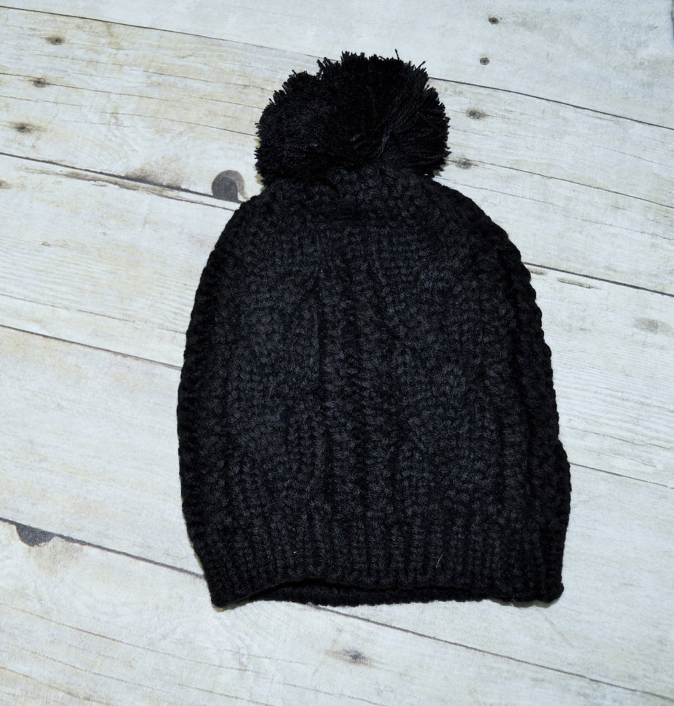 cable knit slouch pom pom beanie, pom pom beanie, teen beanie, pom pom hat, black cable knit slouch beanie, black pom pom beanie