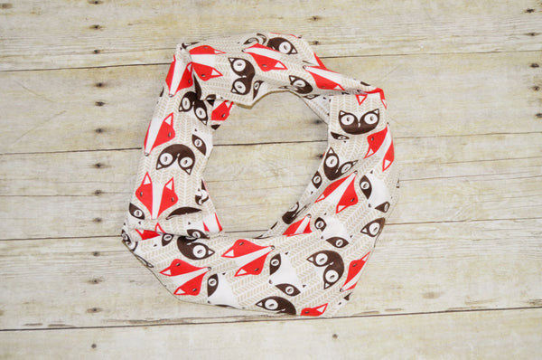 Baby/Toddler fox infinity scarf, soft baby scarf, trendy baby scarf, woodland foxes infinity baby scarf,infinity scarf,