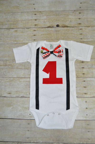 England tour cake smash outfit, bus bodysuit, double decker bus cake smash boys birthday, bus party hat, bus bib, Buses, Taxi British